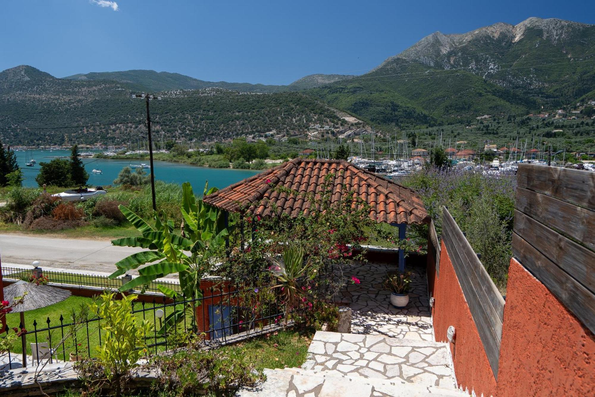 Vliho Bay Boutique Hotel Yénion Esterno foto